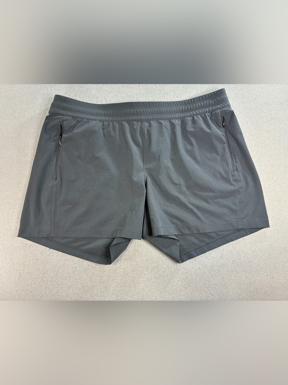 Kuhl Women’s XL Gray Stretch Hiking Shorts Zip Pockets Outdoor Athletic - Picture 4 of 9